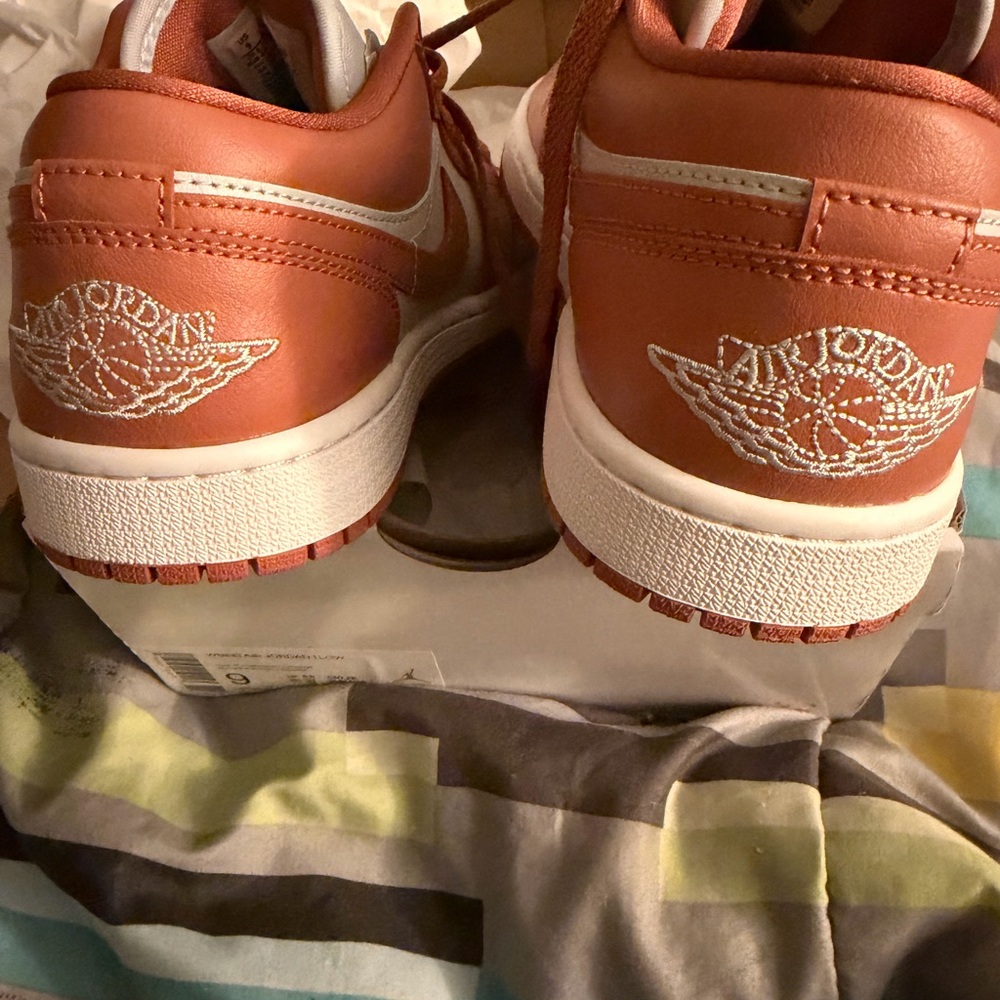 JORDAN AIR JORDAN 1 LOW - Picture 2 of 7